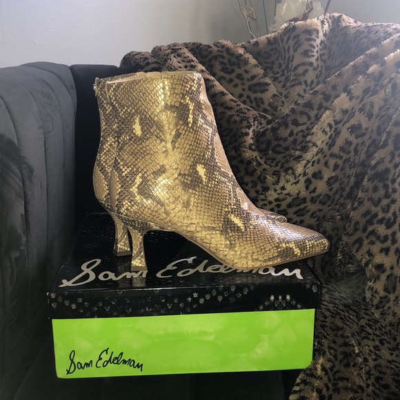 Ladies Boots - Picture 1 of 10
